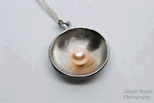 Load image into Gallery viewer, Sterling silver pink pearl pendant.
